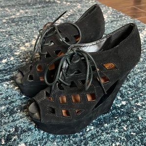 Steve Madden Black Suede Heels